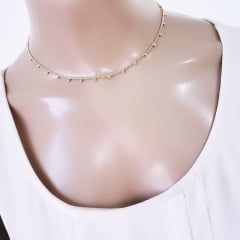 Colar Delicatta - choker com bolinhas de metal - banhado a ouro